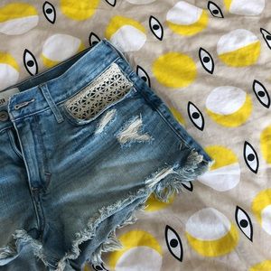 Hollister denim shorts w crochet pockets